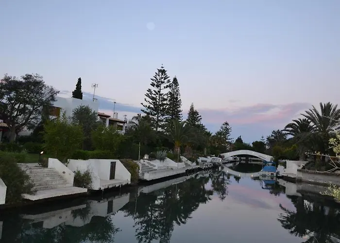 Lovely In The Gorgeous Porto Hydra וילה Thermisía